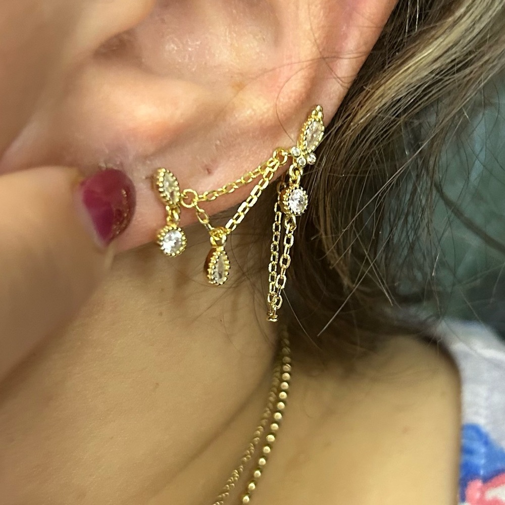 NWOT Gold plated double piercing
